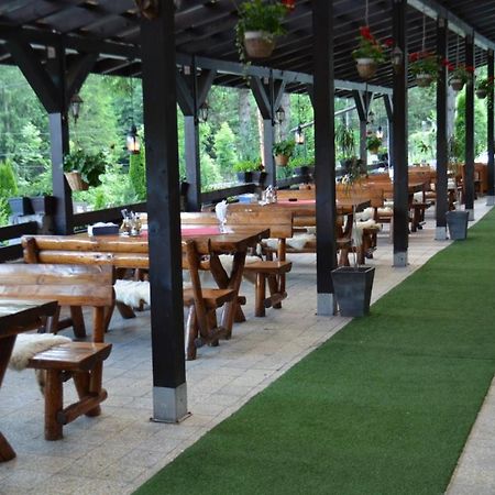 Hanul Izvorul Rece Sinaia Bagian luar foto