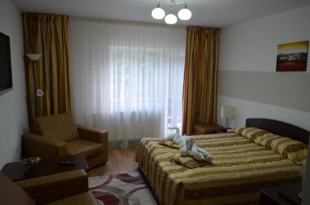 Hanul Izvorul Rece Sinaia Bagian luar foto