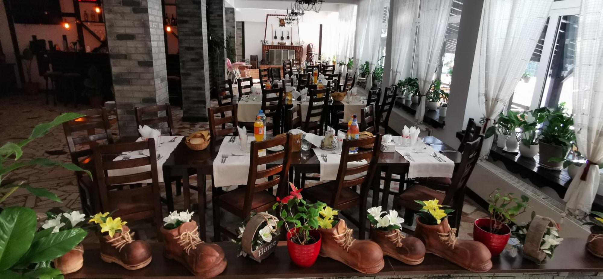 Hanul Izvorul Rece Sinaia Bagian luar foto