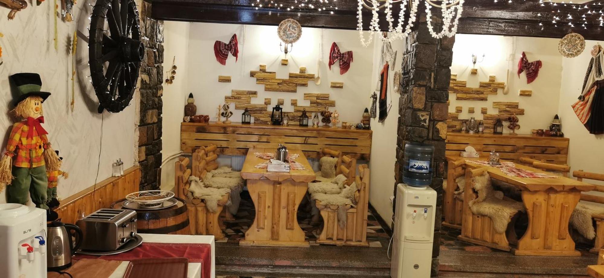Hanul Izvorul Rece Sinaia Bagian luar foto