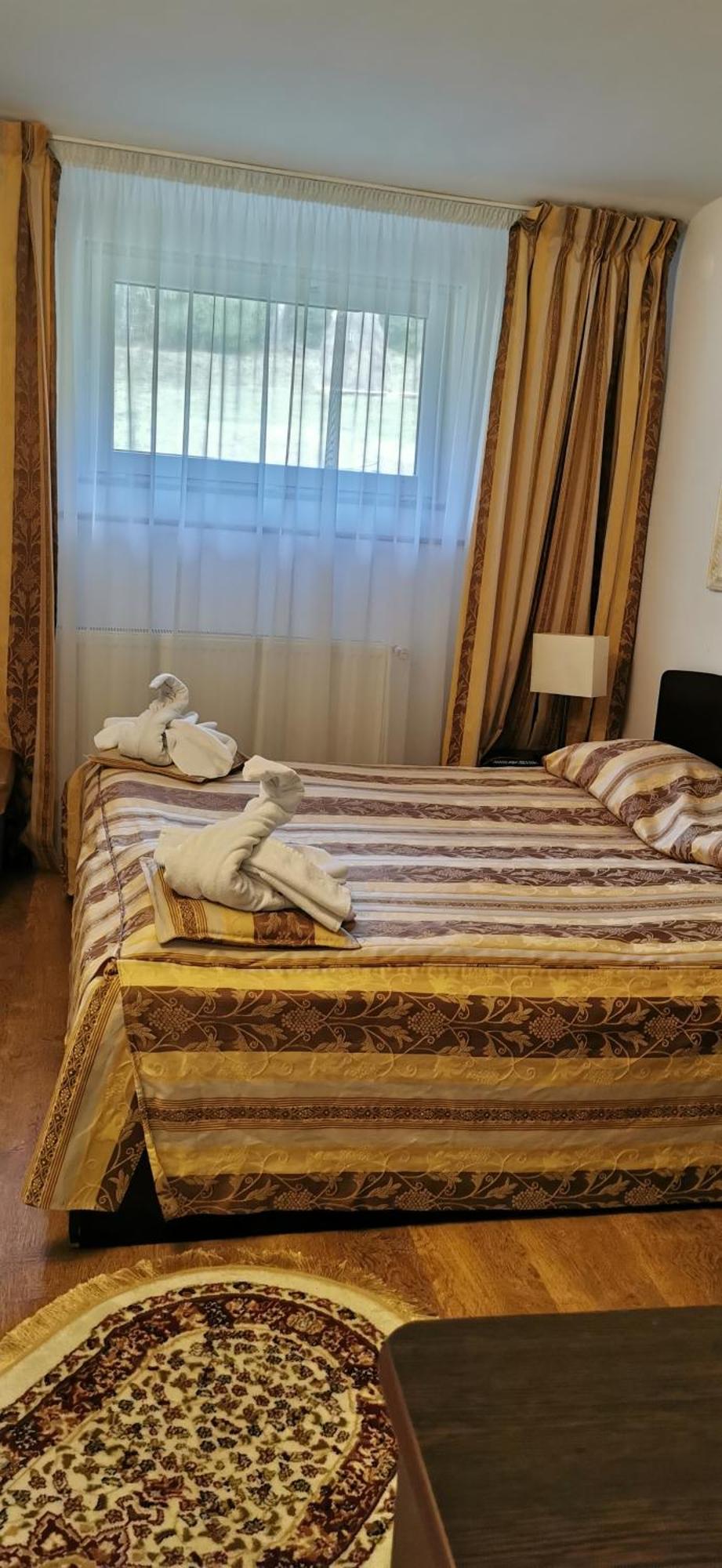 Hanul Izvorul Rece Sinaia Bagian luar foto